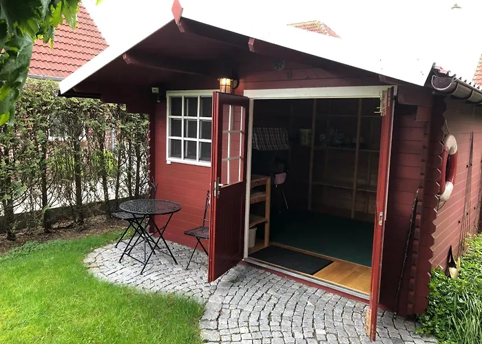 Henny: 6 Geh-minuten Vom Hafen. Privater Garten בית נופש *